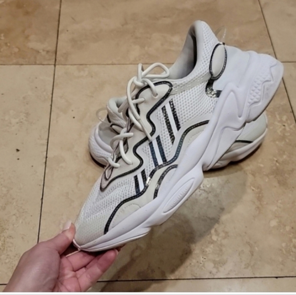 Adidas Men Sneakers Size 10,5